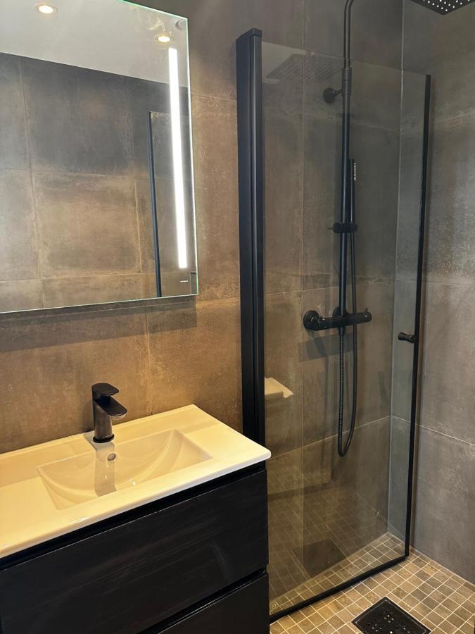 Skagesund Guest House With Free Parking Тромсё Экстерьер фото
