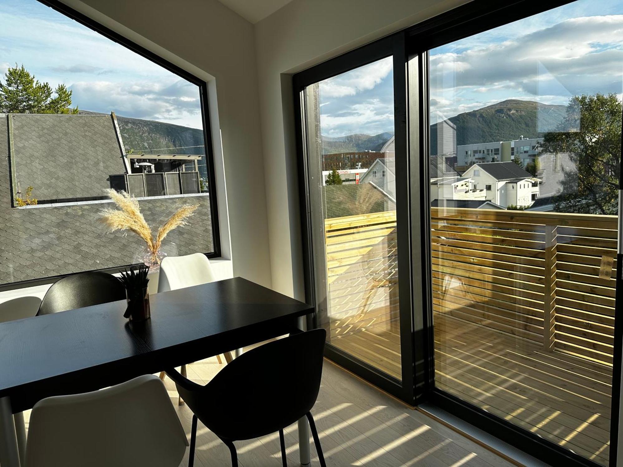 Skagesund Guest House With Free Parking Тромсё Экстерьер фото
